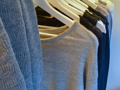 clothing-3906637_1920